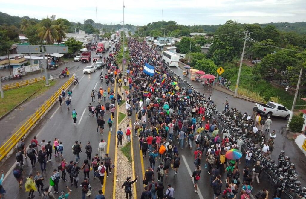 Save the Children llama a proteger a la niñez durante la caravana migrante